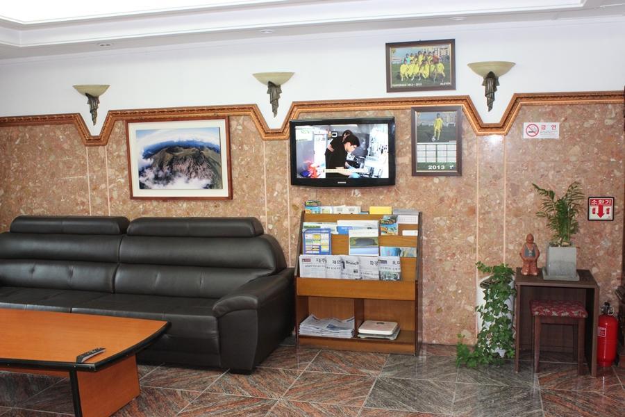 Hyundai Tourist Hotel เมืองเชจู ภายนอก รูปภาพ