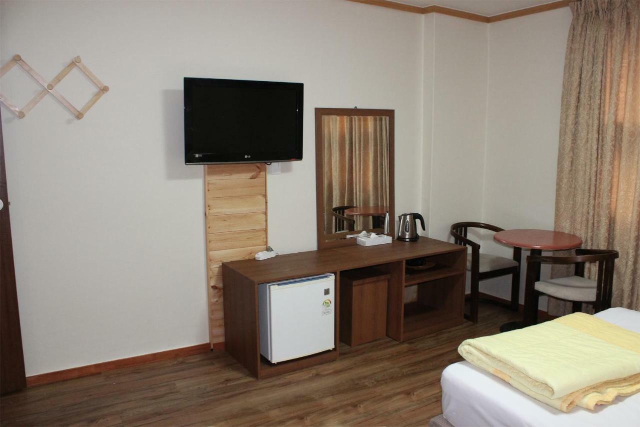 Hyundai Tourist Hotel เมืองเชจู ภายนอก รูปภาพ